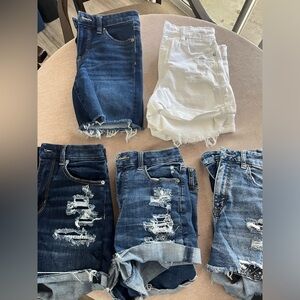 FIVE pairs of American Eagle shorts